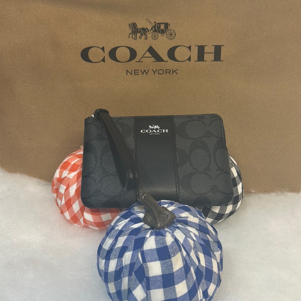 New Coach Wristlet Signature canvas black